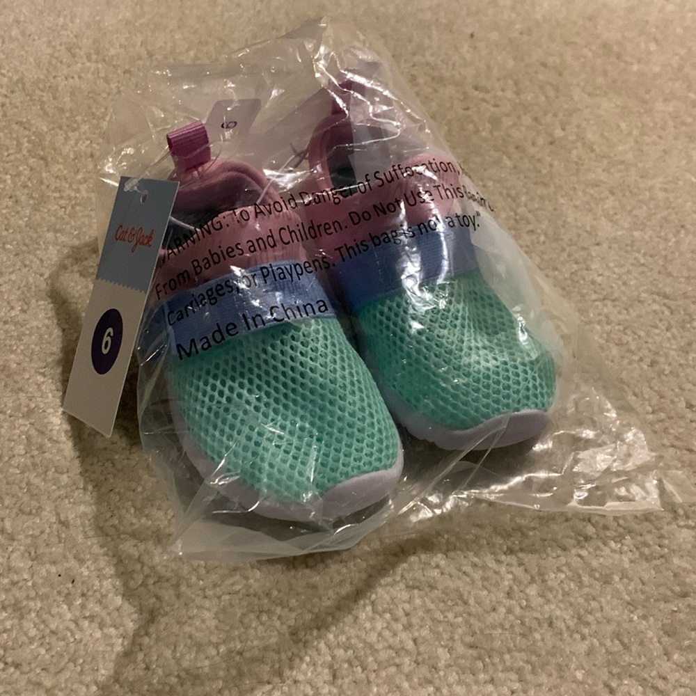 Cat&Jack Toddler Water Shoes - 6T